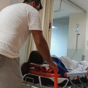 balkondan dusen genc kiz agir yaralandi hPOD5XhE