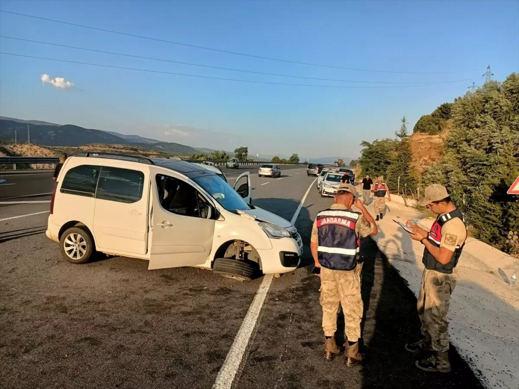 Bingöl’de Trafik Kazası: 11 Yaralı