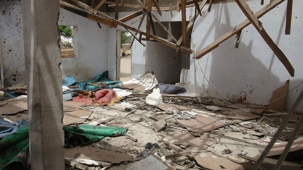 Bir ülkede daha camiye silahlı saldırı! 13 kişi hayatını kaybetti