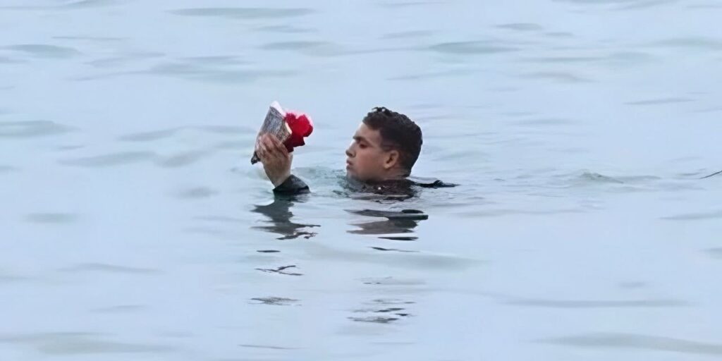 Maaşını alamayan futbolcu İspanya’ya kadar yüzdü