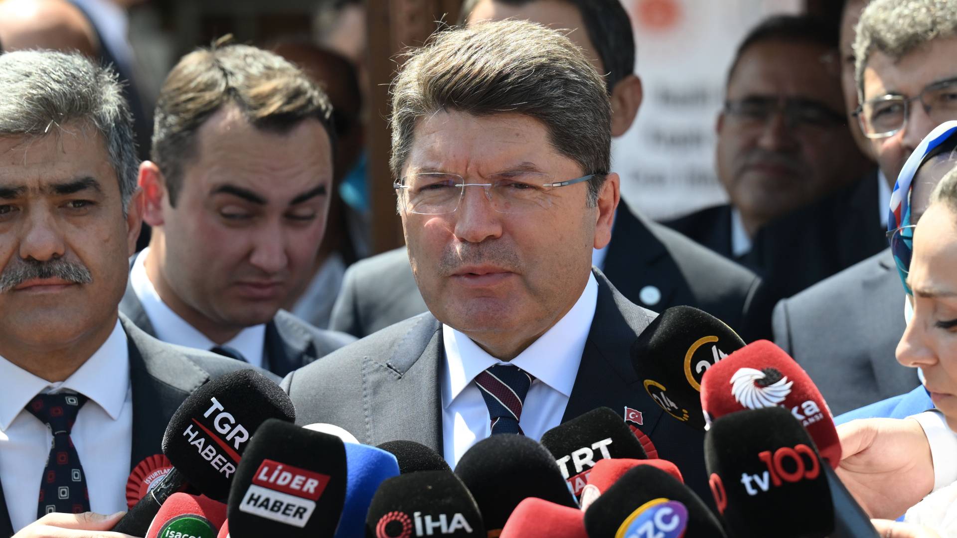 adalet bakani yilmaz tunc chpnin genel merkezi yalan uretim merkezine donustu FBYyUbxp