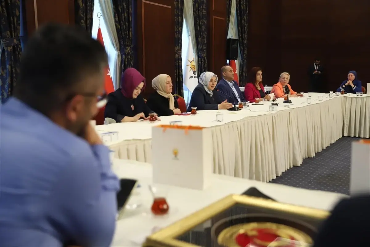 ak parti genel merkez kadin kollari baskani ercan gazilerle bir araya geldi aciklamasi TPzQ3ABr