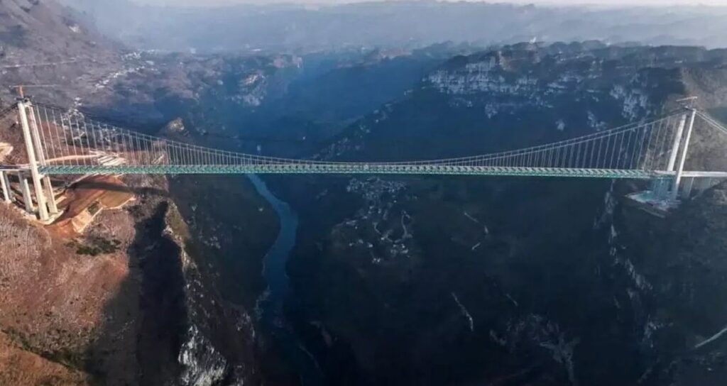 Dünyanın en yüksek köprüsü ay sonunda trafiğe açılıyor! 1 saatlik yol 90 saniyeye düşecek
