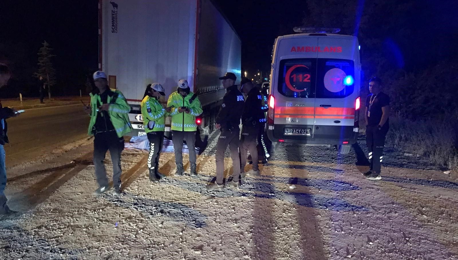 karsiya gecmek isterken tirin carptigi genc hayatini kaybetti EVUAYkzN