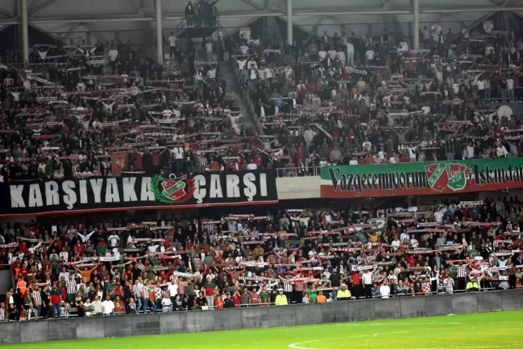 Karşıyaka, 5 Ay Sonra Taraftarıyla Buluşuyor