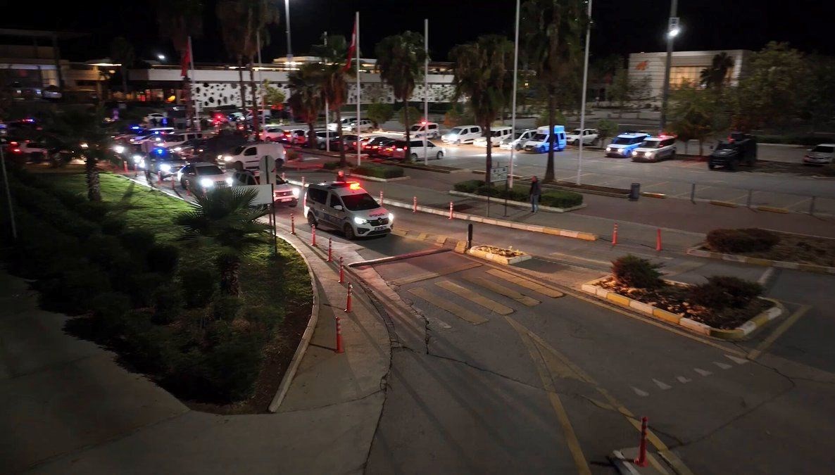 adanada baygaralar operasyonu 106 supheli gozaltina alindi tKdXNVDF.jpg