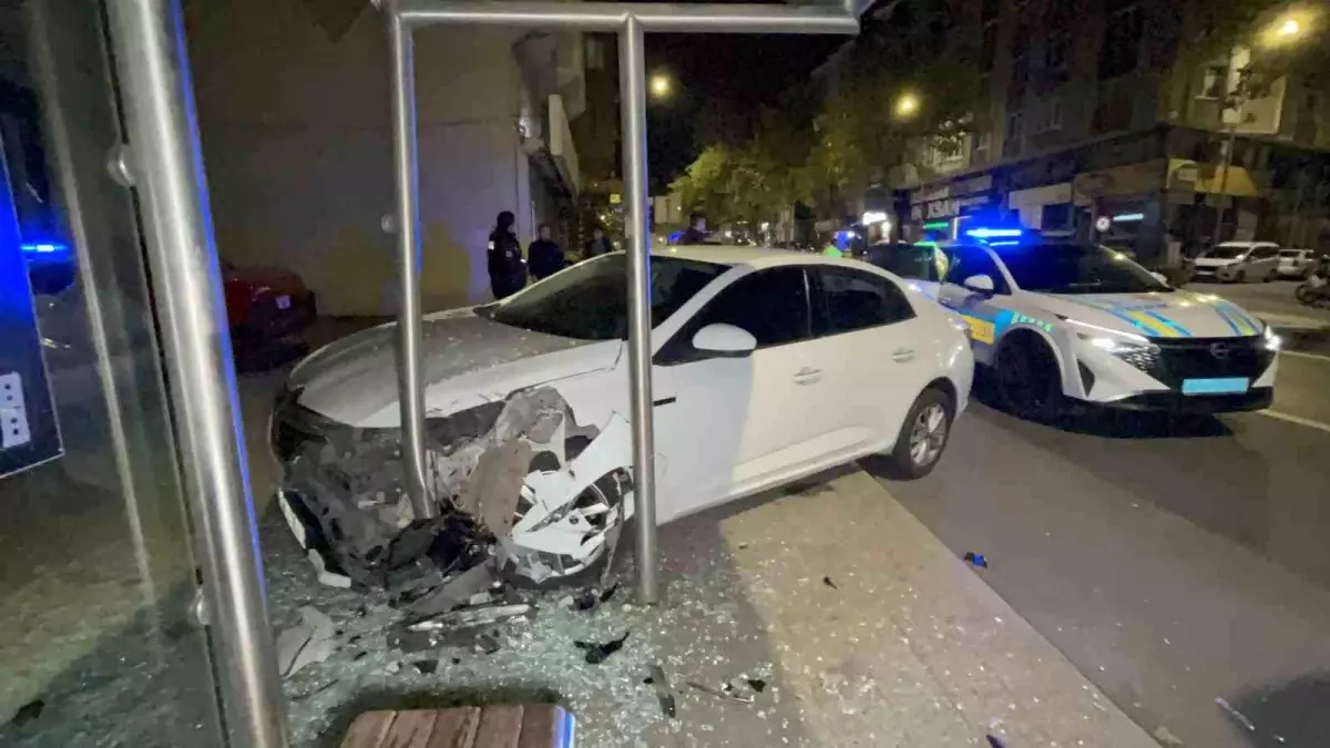 alkollu surucu yolcu duragina daldi LBBhBIOl.jpg