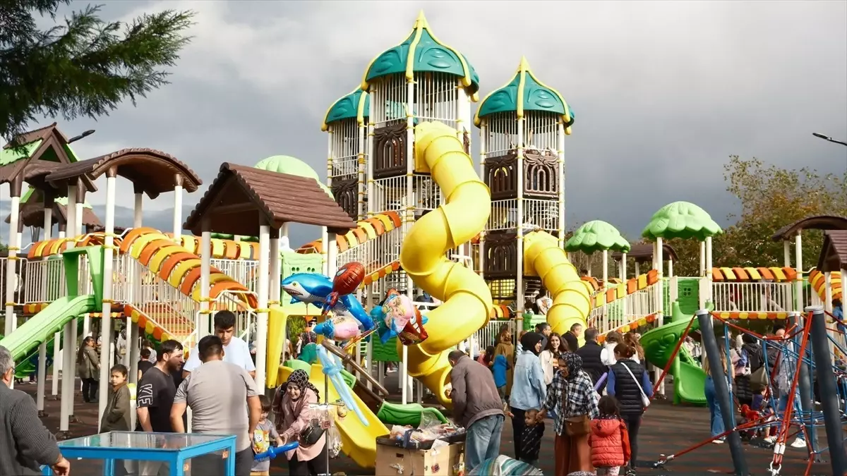 espiyede modern cumhuriyet parki acildi YzxOsQUQ.jpg