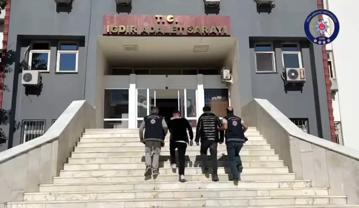 igdirda duzensiz gocmen operasyonu 10 afgan yakalandi S3cPSl1l.jpg