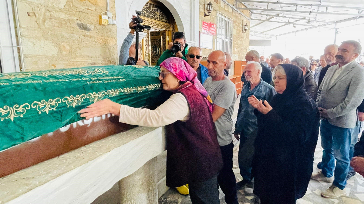 izmirdeki selde yasamini yitiren bulent kaptanoglu son yolculuguna ugurlandi UXKIJPH1.jpg