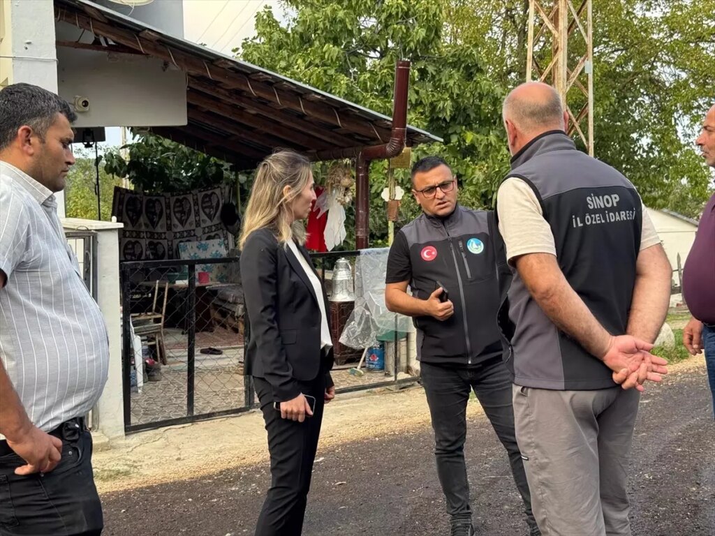 Kaymakam Büyüker, Gerze’de Yol Çalışmalarını İnceledi