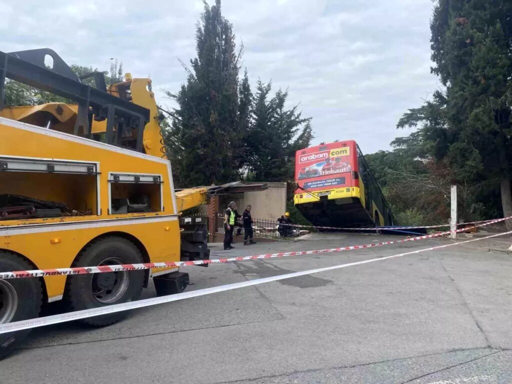 Üsküdar’da İETT Otobüsü İnsanı Korkuttu, Şoföre İdari Soruşturma Başlatıldı