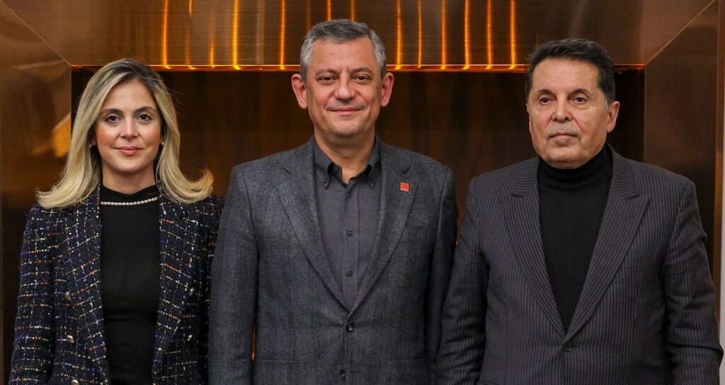 CHP lideri Özel, Ahmet Özer ile bir araya geldi