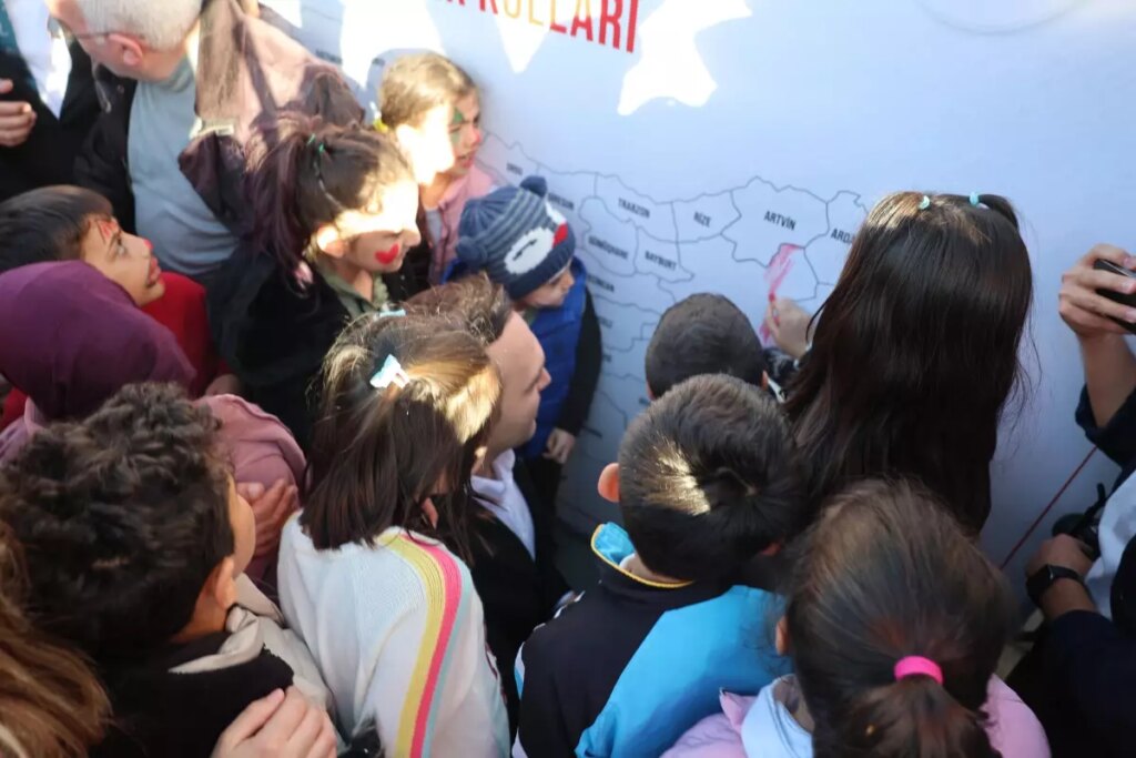 Çocuklar İçin Adil Bir Dünya