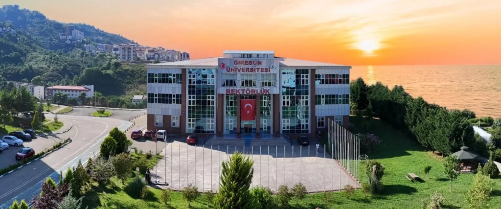 Giresun Üniversitesi Eski Rektörü Cevdet Coşkun ve Arkadaşları Beraat Etti