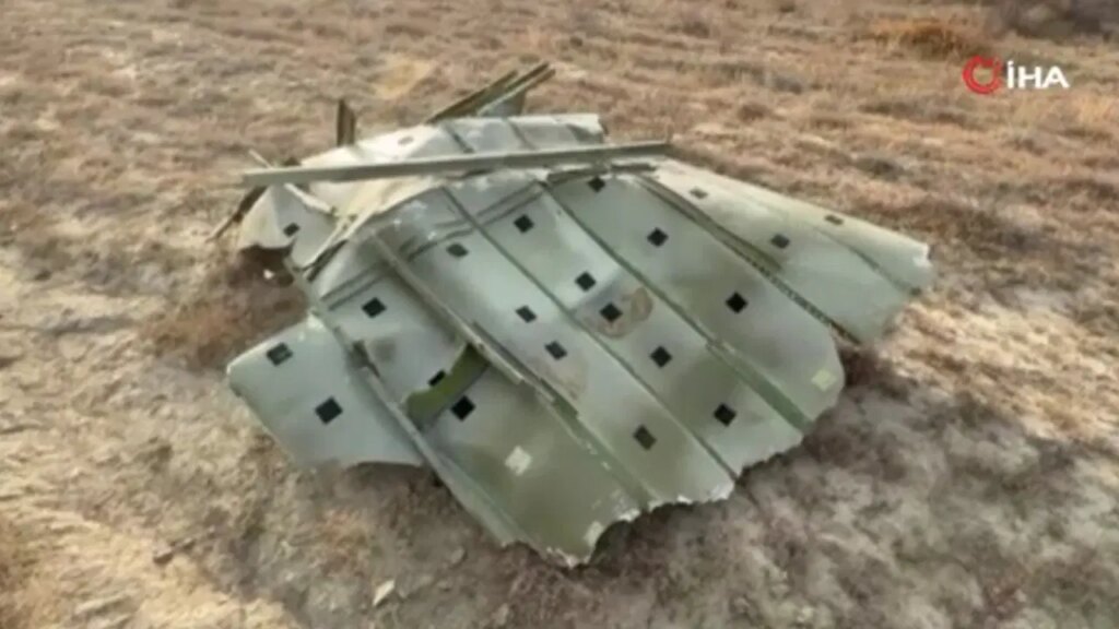 Gürcistan’da düşen TSK’ya ait kargo uçağının parçalarından yeni görüntüler