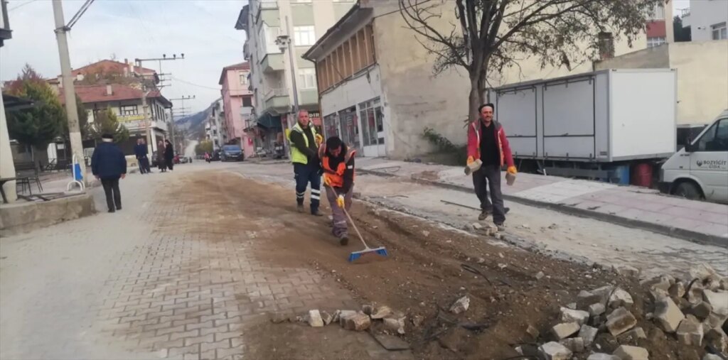 Hanönü’de Yol Tamiratları Devam Ediyor