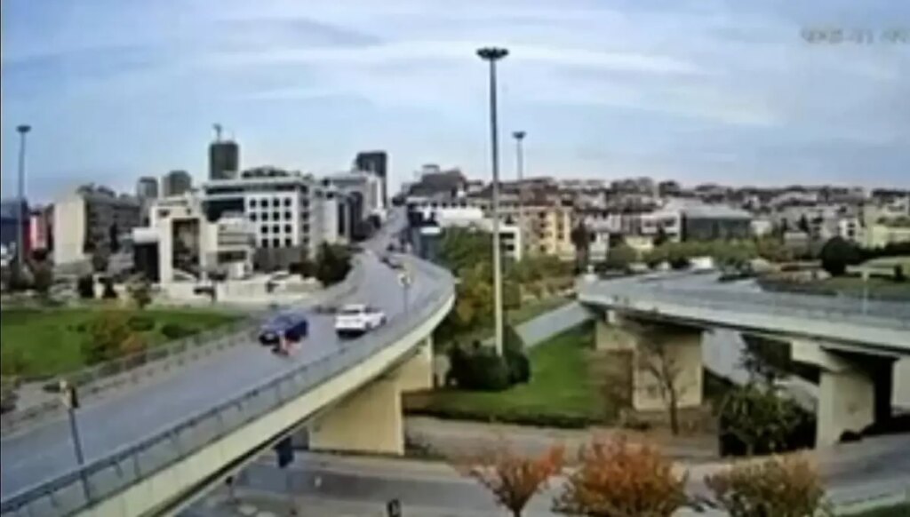 Maltepe’de Zincirleme Kaza: Motosikletli Yaralandı