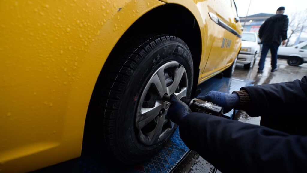 Zorunlu kış lastiği uygulaması başladı