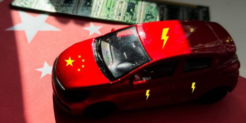 Çin ters köşe yaptı: “Elektrikli otomobilleri vergiye mi boğuyorsunuz? O zaman yollarınızı benzinliyle doldururuz”