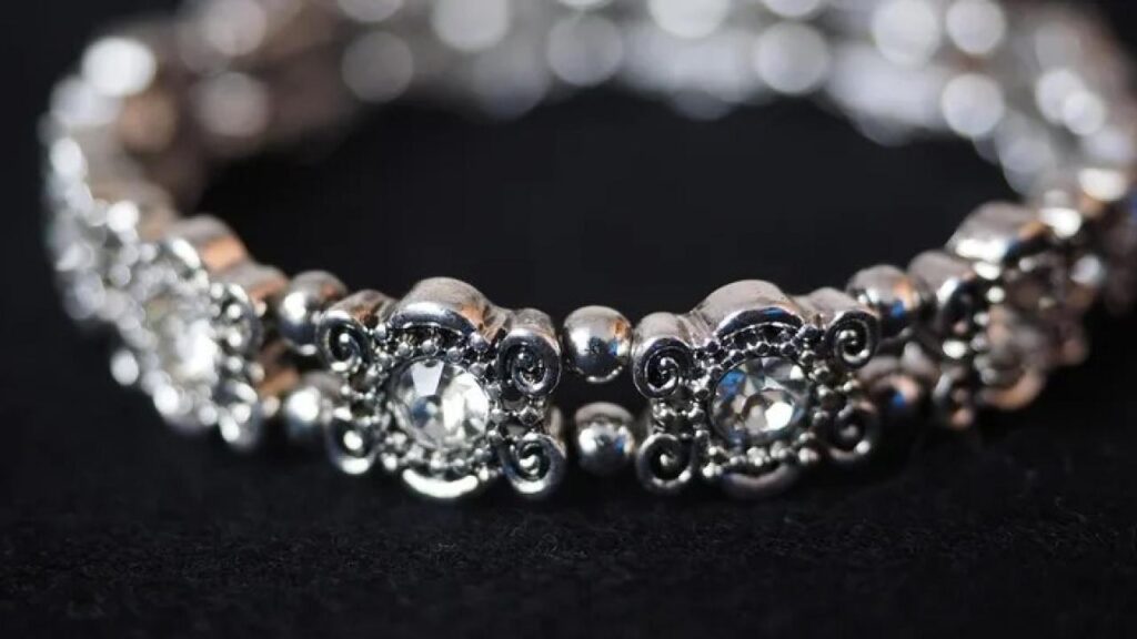 Gümüş fiyatları düşüşle başladı! Gram gümüş ne kadar oldu?