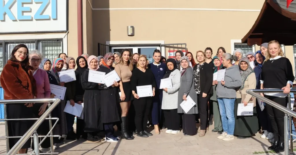 Kocaeli’de ‘Güçlü Kadın Güçlü Toplum’da ilk grup eğitimler tamamlandı