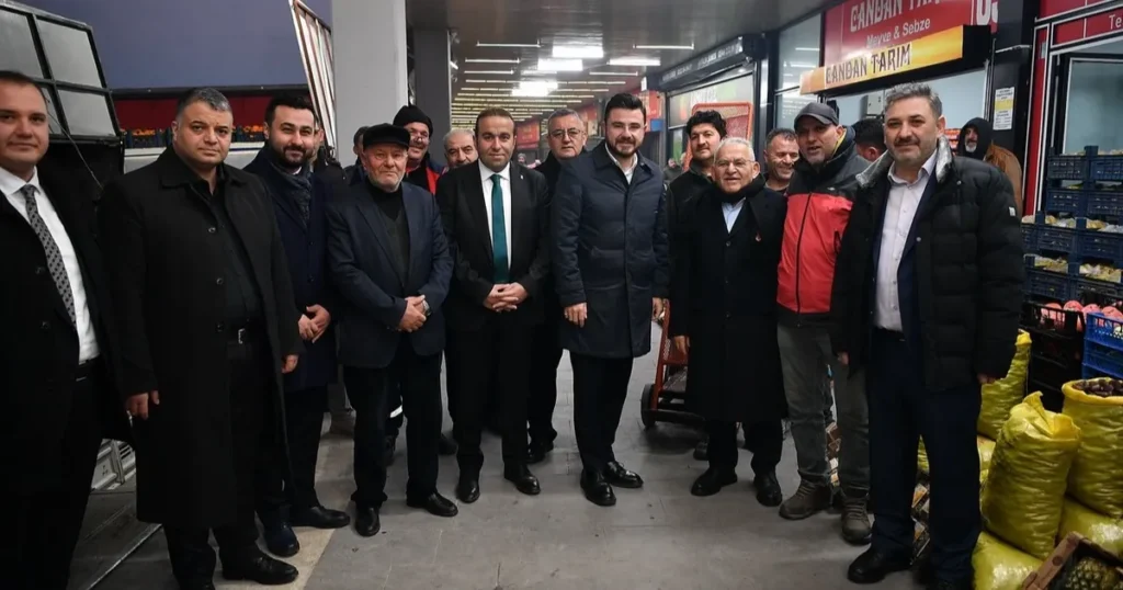 Memduh Büyükkılıç’tan Kayseri hal esnafına sabah ziyareti