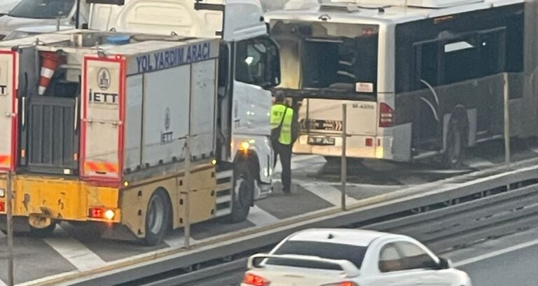 metrobuste-yangin-cikti-KArulp3P.jpg