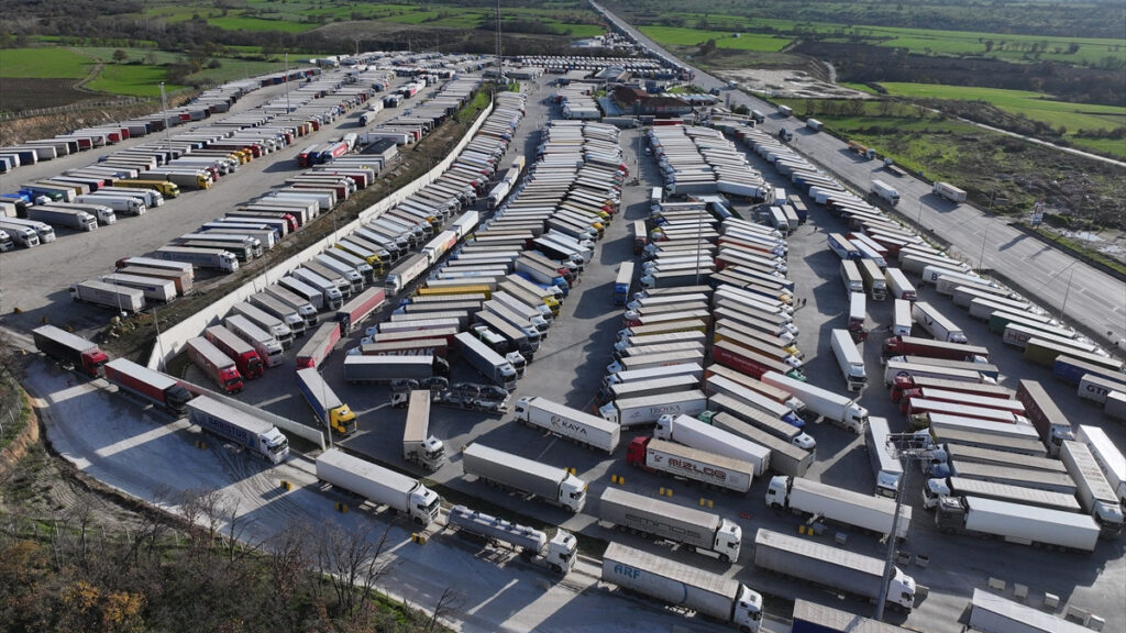 Yunan çiftçilerin eylemleri, Türk sınır kapılarını tır geçişine kapattı