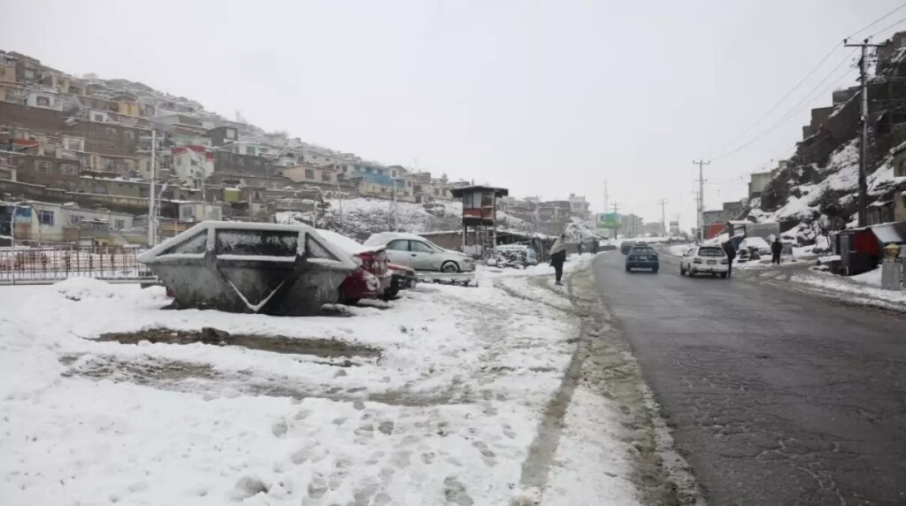 Afganistan’da Kar ve Sel Felaketi