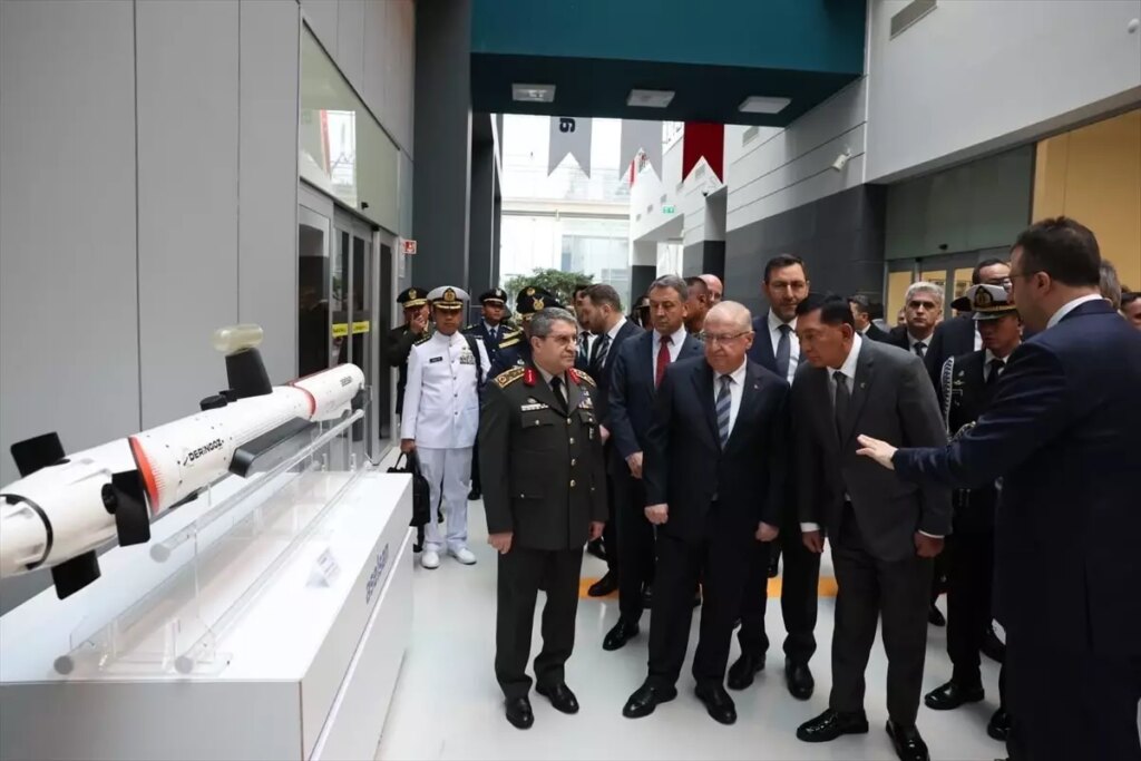 Güler ve Endonezya Bakanı ASELSAN’ı Ziyaret Etti