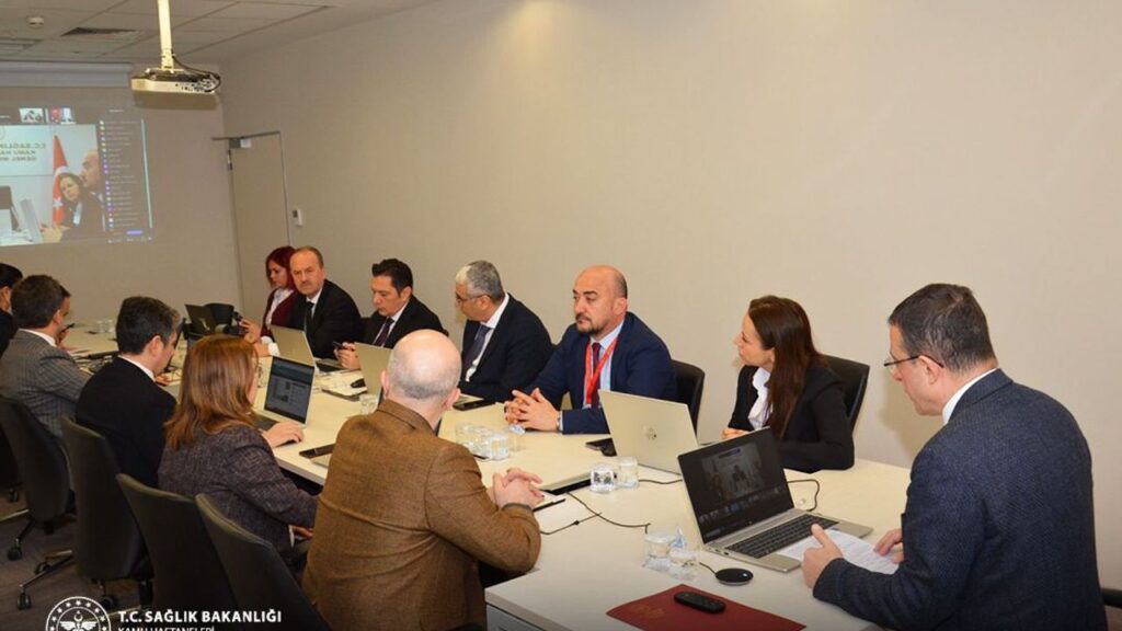 Kamu Hastanelerinde Tek Tip Kıyafet Uygulaması: İstişare Toplantısında Detaylar Paylaşıldı