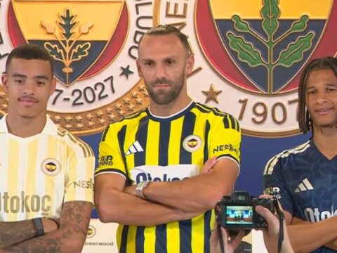 Fenerbahceden imza sov 3 isimle govde gosterisi BDKkMpGY